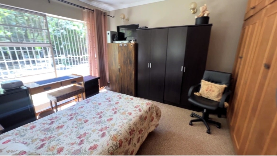 5 Bedroom Property for Sale in Langenhovenpark Free State